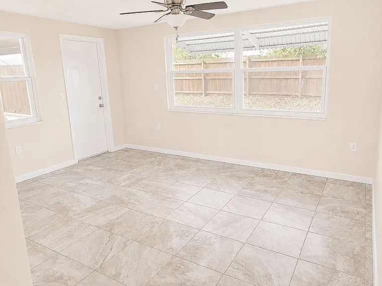 10801 Oldham Rd — Photo 10