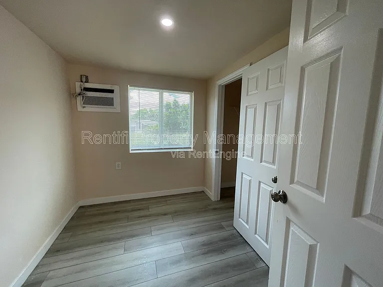 101 3rd St #2 — Photo 7