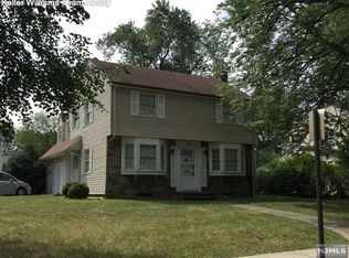 12 Russell Ct, Elmwood Park, NJ 07407