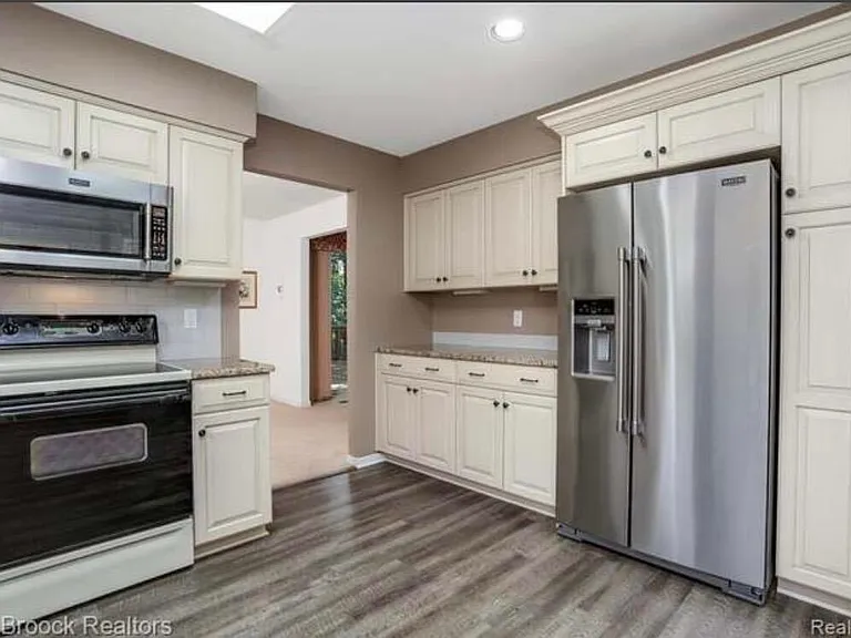 6257 Gatewood — Photo 35