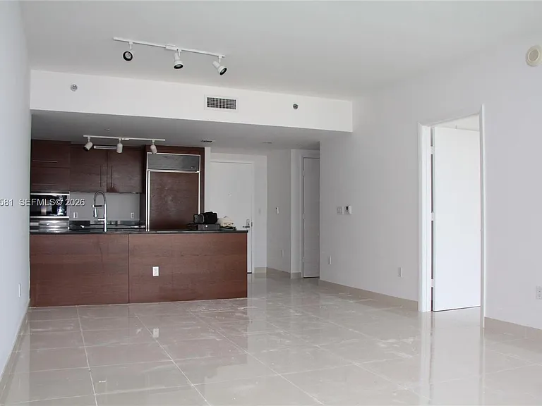 465 Brickell Ave — Photo 3