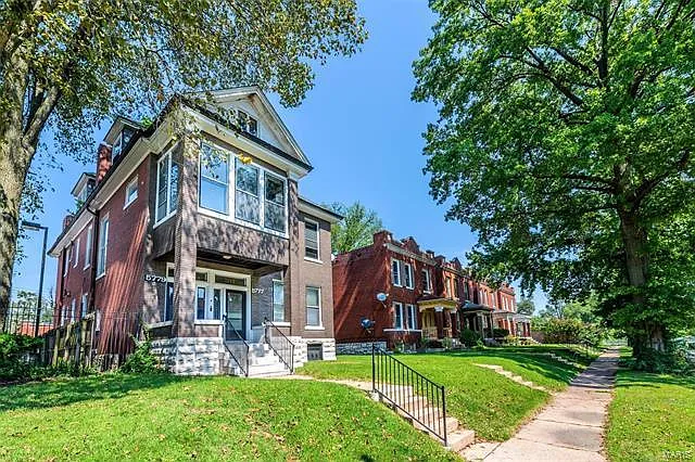 5779 Pershing Ave — Photo 46