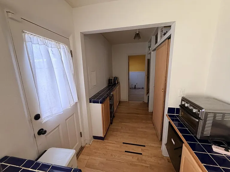 700 Solano Dr SE — Photo 28