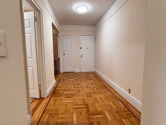 5th image of 25 Cooper St APT 6D