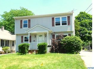 18 Woodward Ave, Bloomingdale, NJ 07403