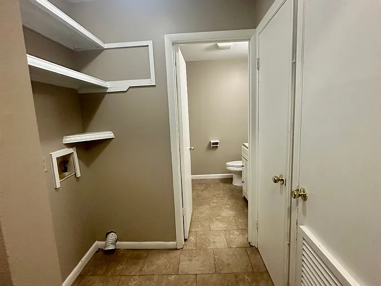 214 Lanier Dr — Photo 10