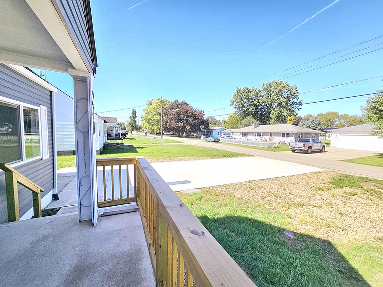 240 Adamson St — Photo 4