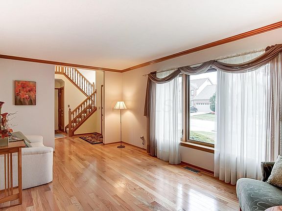 4th image of 4739 Riverwood Dr