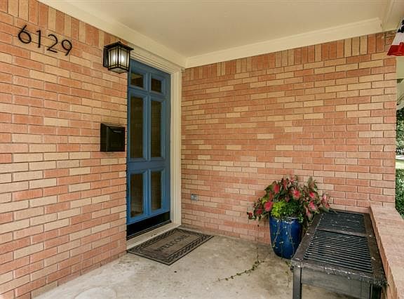 3rd image of 6129 Woodcrest Ln