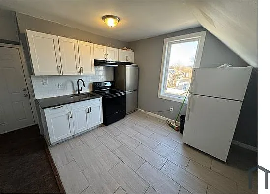 187 N 7th St #3 — Photo 1