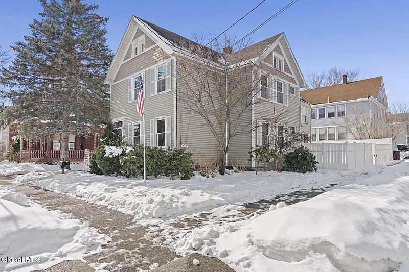 2nd image of 221 N 3rd Avenue