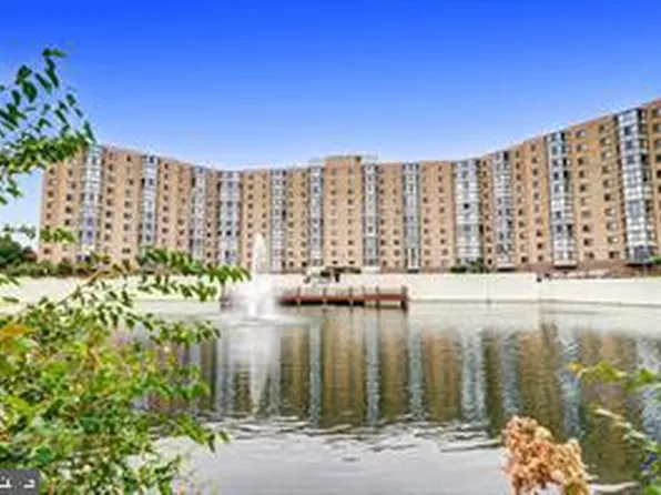 3330 N Leisure World Blvd #5-407, Silver Spring, MD 20906
