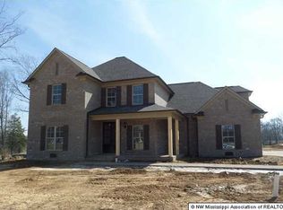 605 Benton Dr, Hernando, MS 38632