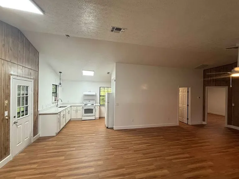2230 Endsley Rd — Photo 9