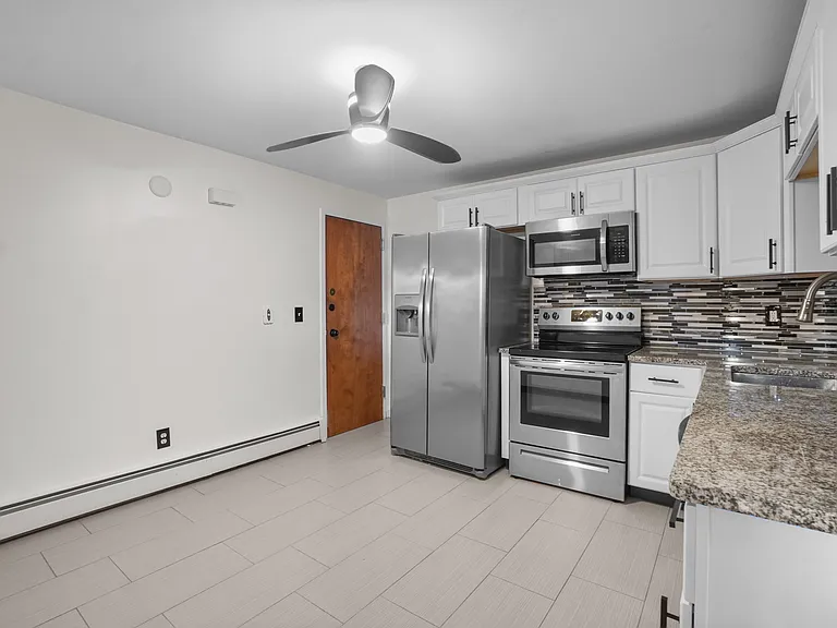 2160 Mineral Spring Ave #3-10 — Photo 2
