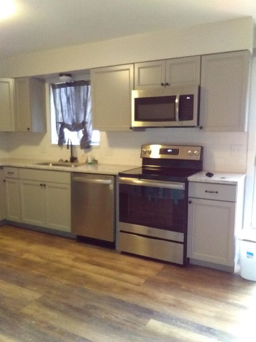 2 bed, 1000 sqft, $1,800 — Photo 4