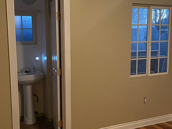 3rd image of 519 Chatsworth Dr #A