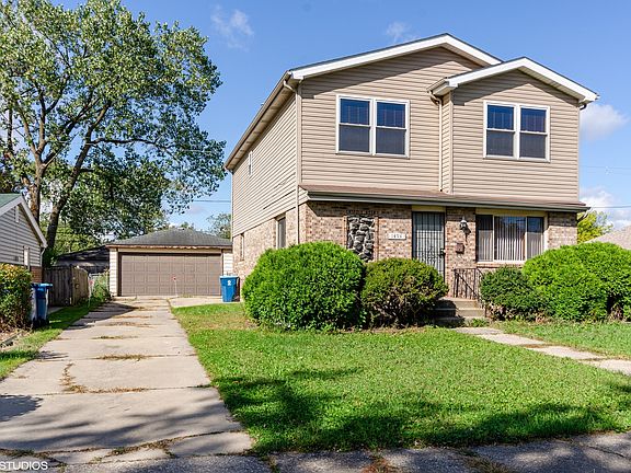 2nd image of 1494 Lincoln Pl