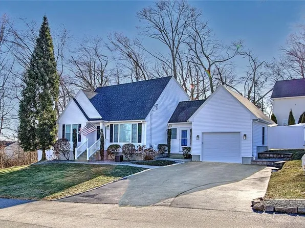 24 Union Ave, North Providence, RI 02904