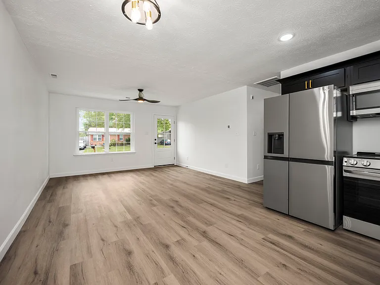 113 Locker Ct — Photo 12