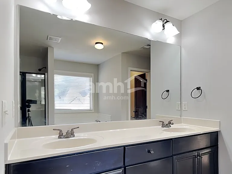 414 Strawberry Walk — Photo 14