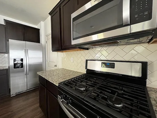 240 Chelsea Park Dr — Photo 19