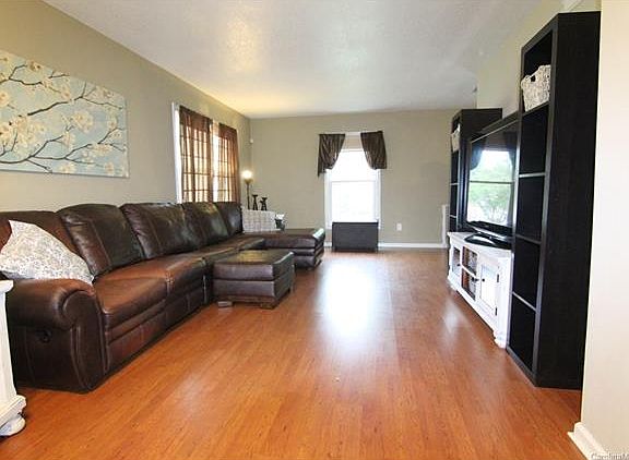 4th image of 1708 Windyrush Ln