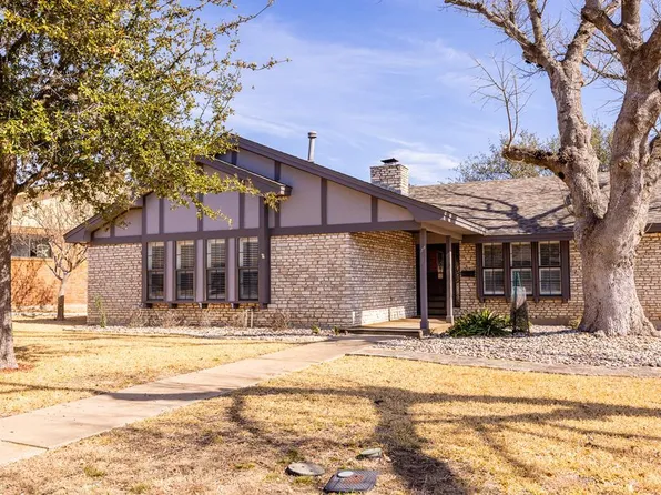 407 Meadow Ridge Dr, Kerrville, TX 78028