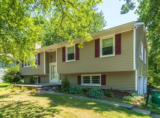16 Wildwood Dr, Wappingers Falls, NY