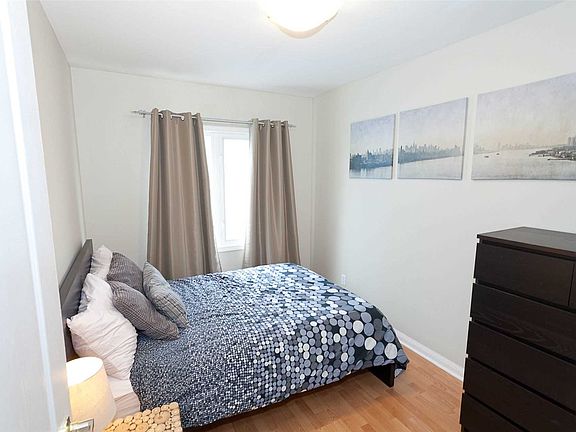 4th image of 98 Carr St #11