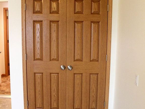 2nd image of 902 Jasmine Ln #900