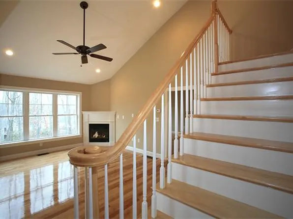 6 Canton Ct, North Grafton, MA 01536