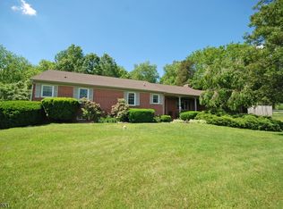 190 Mountain View Rd, Asbury, NJ 08802