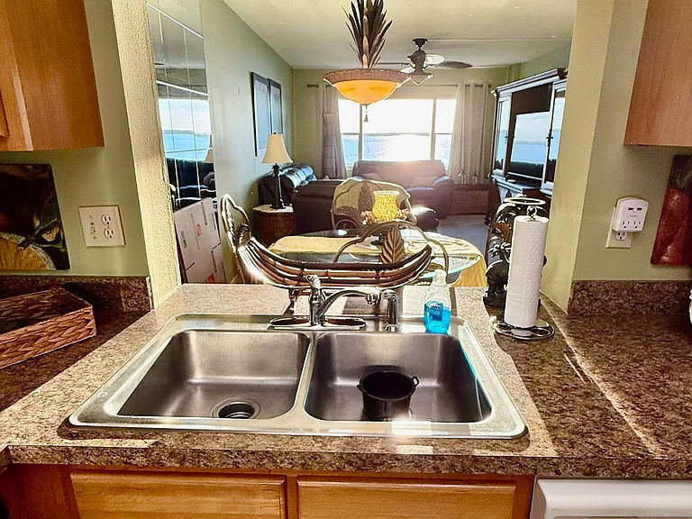 2131 Lakeview Dr #606 — Photo 8