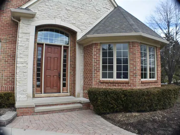 2194 Hillsdale Ct, Shelby Township, MI 48316