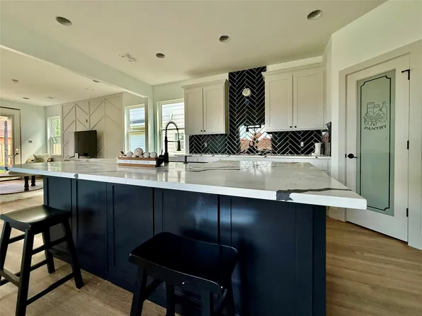 216 SW 13th St, Mineral Wells, TX 76067