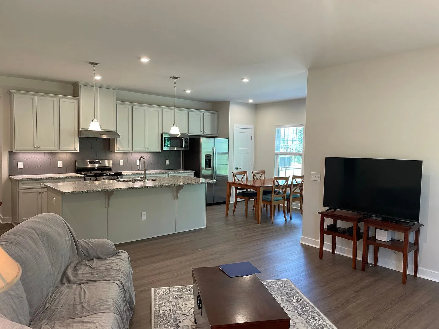 Unfurnished 3 Bedroom 2 Bathroom House in Bolivia NC. — Photo 3