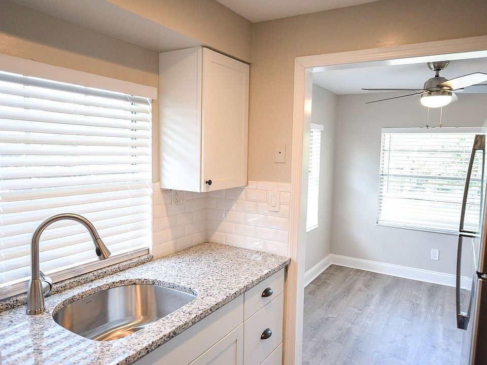 2nd image of 3323 N Westmoreland Dr #1