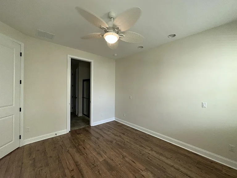 1417 Shoreside Dr #101 — Photo 13