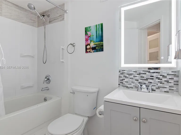 801 Brickell Bay Dr #764 — Photo 22