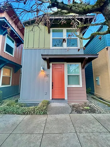 4303 SE Division Photo 1