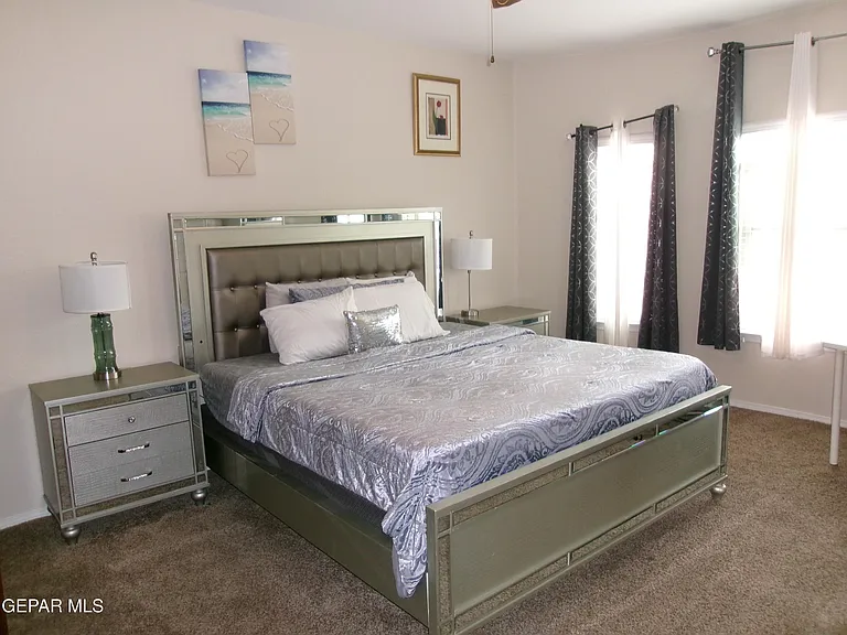 824 Caterick St — Photo 21