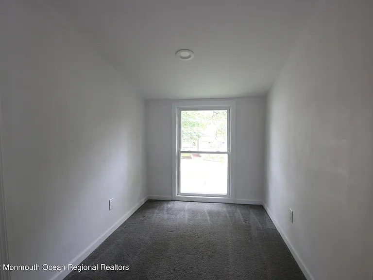 142 Delaware Ave — Photo 10