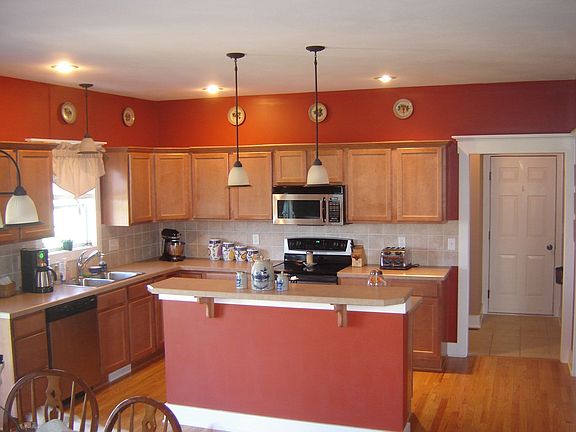 2nd image of 11 Ronway Dr