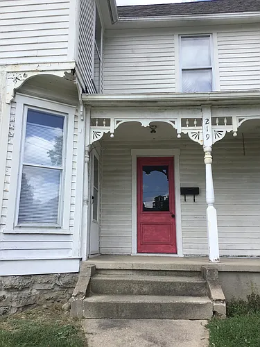 219 S East St Photo 1