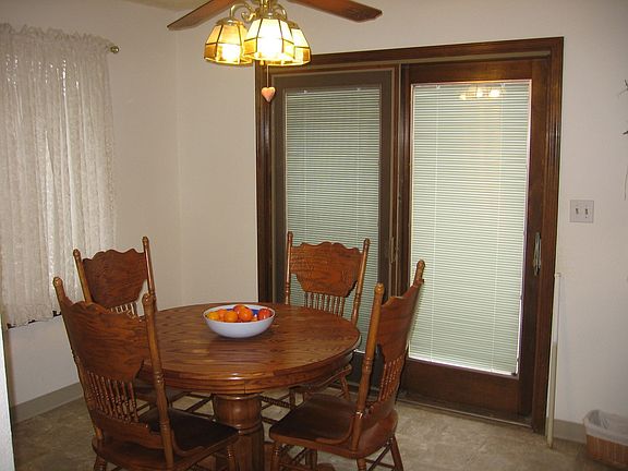 4th image of 2042 N Laureen Ave