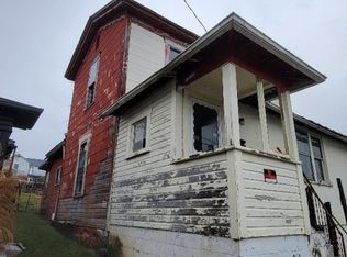 33 W Saint Charles St, Grafton, WV