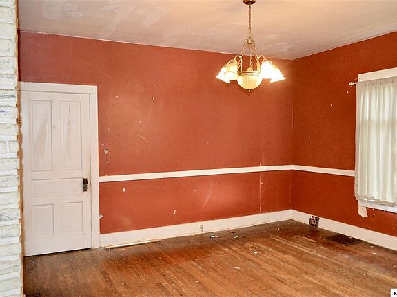 5th image of 802 N Mulberry St