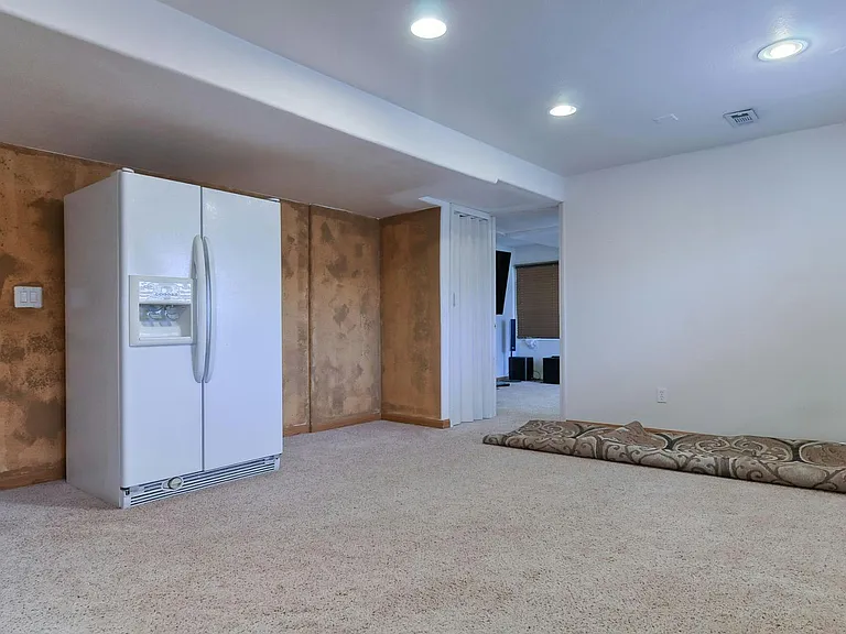 16279 Hedgeway Dr — Photo 21