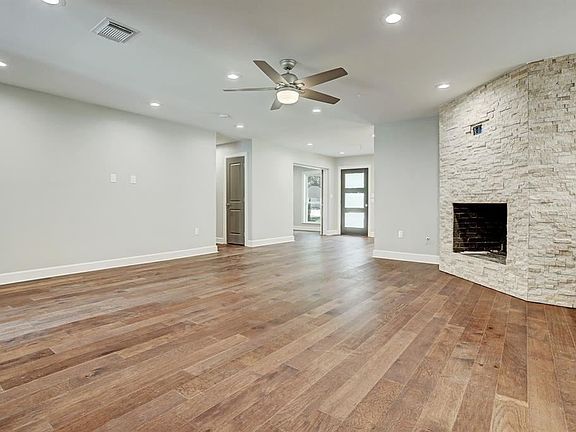 5th image of 2602 Palo Pinto Dr